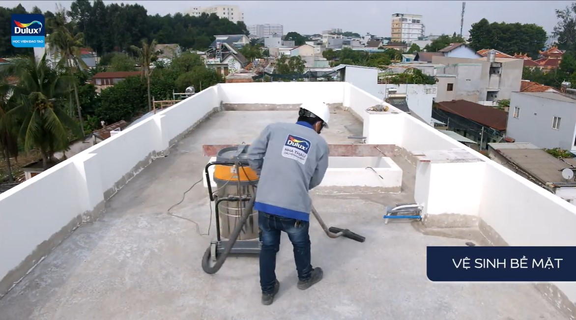 ve sinh be mat chong tham san dulux aquatech max v910