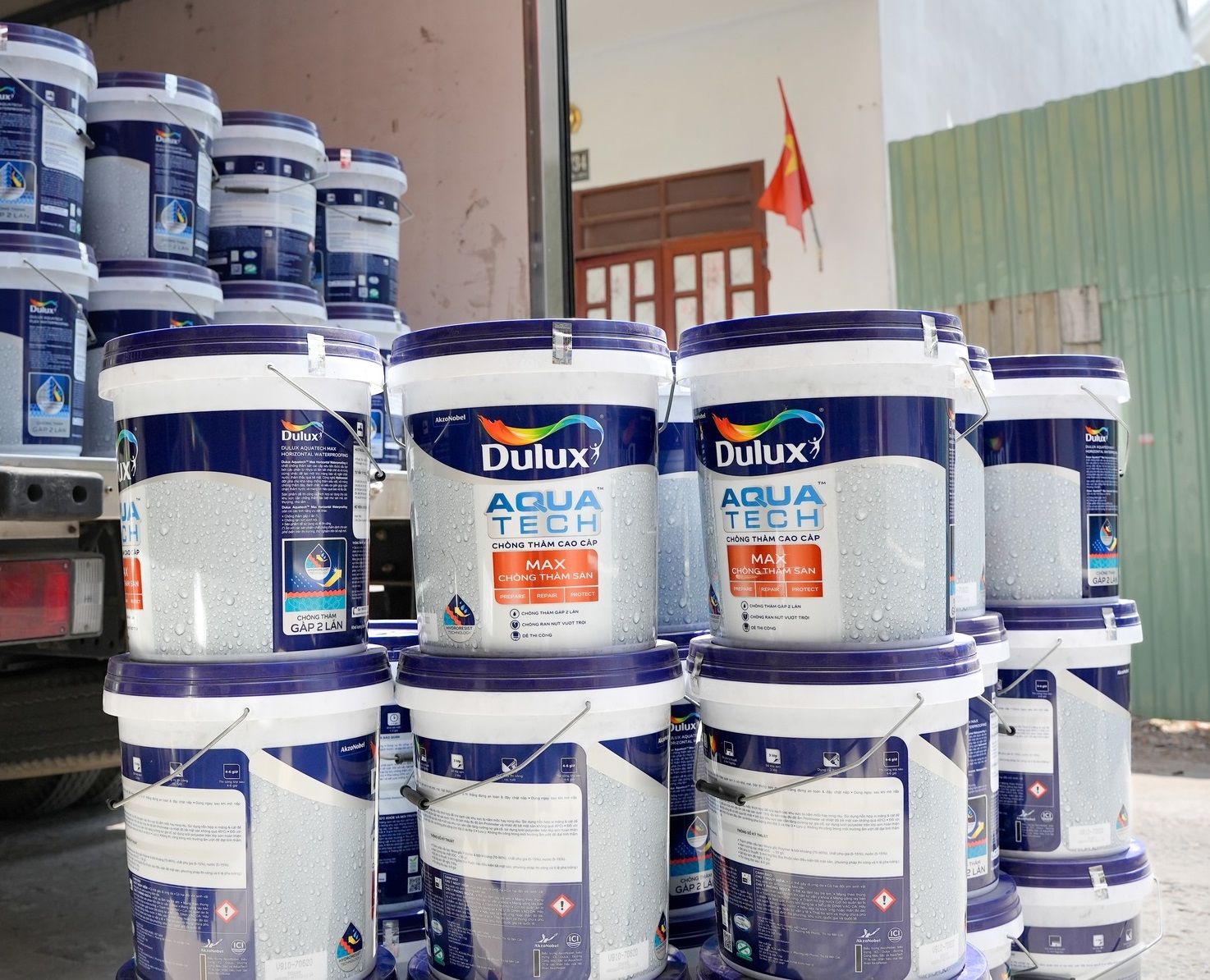gia son chong tham dulux