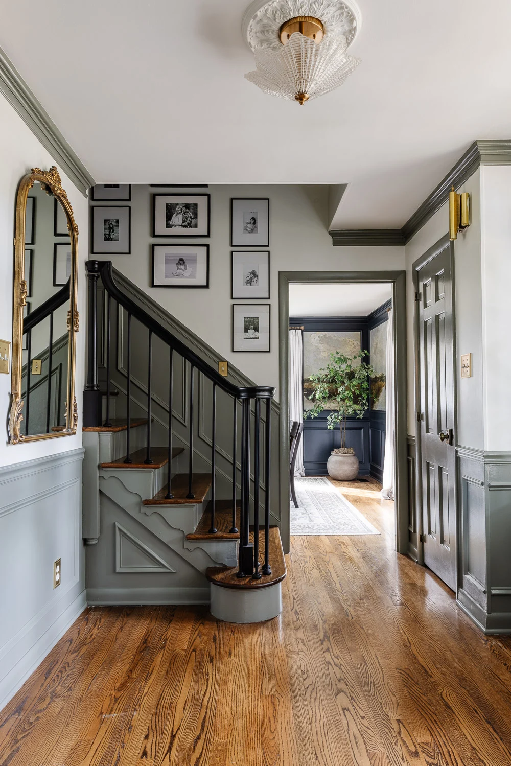 son nha cau thang mau ghi sang